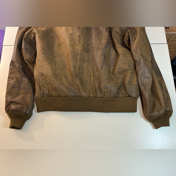 Vintage 1990’s Leather bomber jacket. Size: XL (46 Tall). Leather in great cond. - Picture 6 of 10